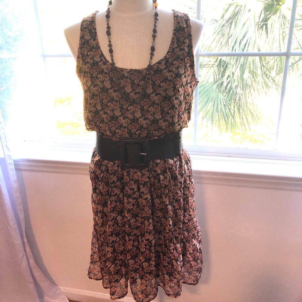 ☀️Charlotte Russe Ruffle Floral Chiffon Lined Lg
